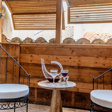 Aux Bleues Bed & Breakfast